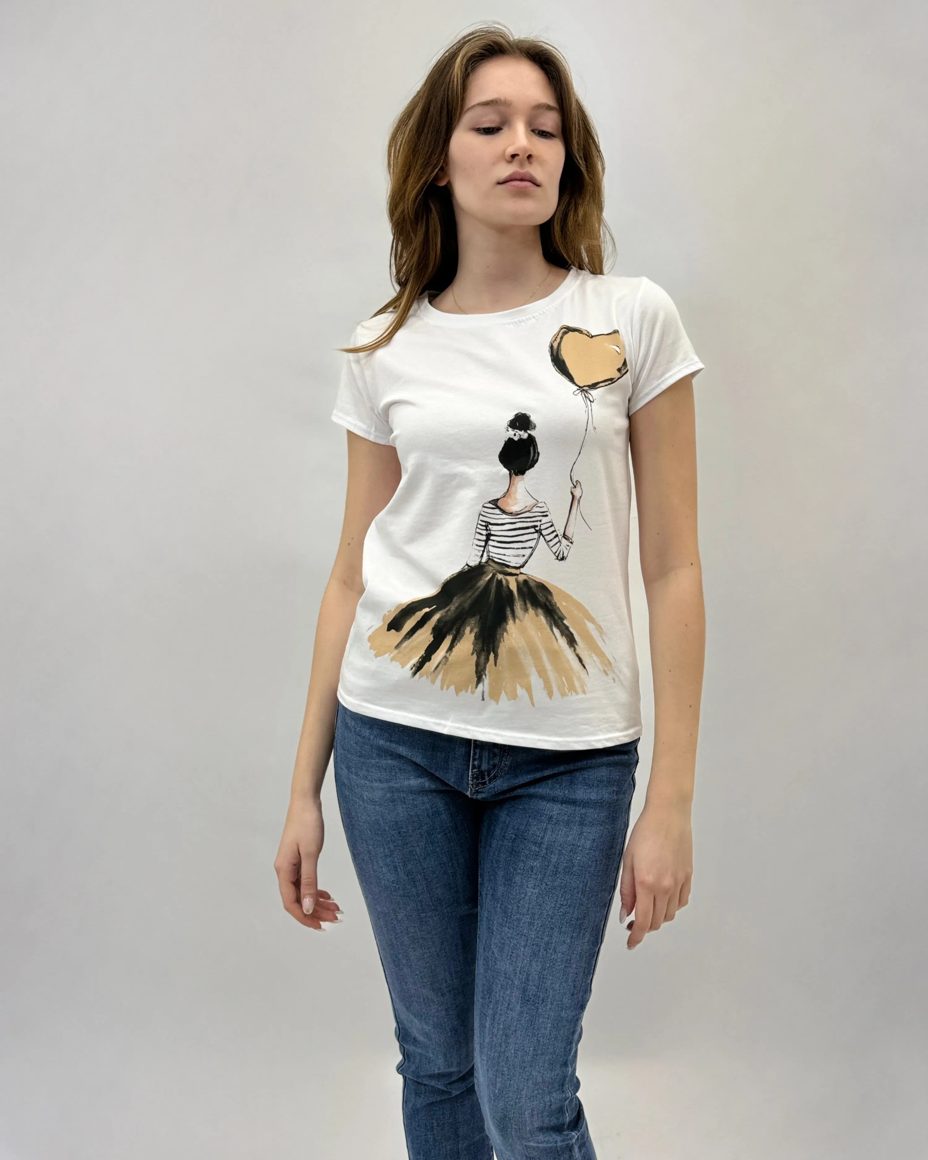 T-shirt in cotone con donna e palloncino